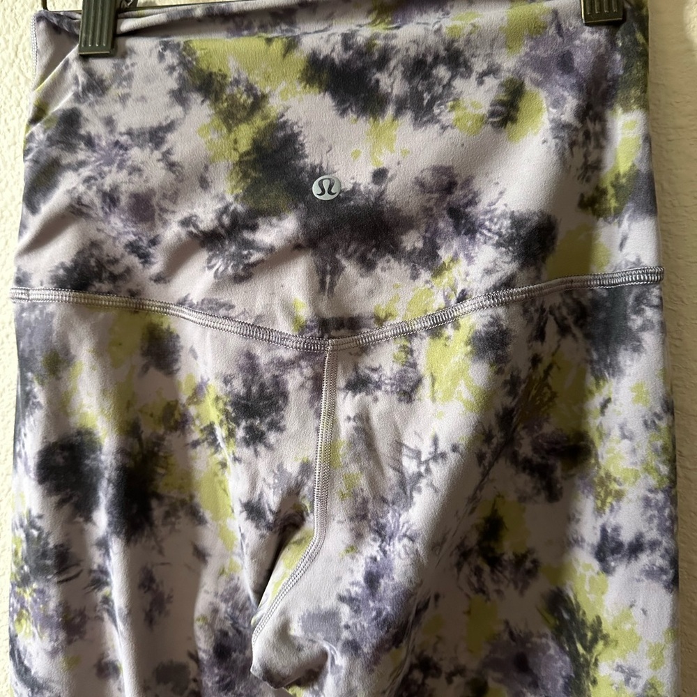 Lululemon High-Waist womens Tie-Dye Leggings in Gray & Olive size 4/ NWOT B207 - Picture 3 of 4
